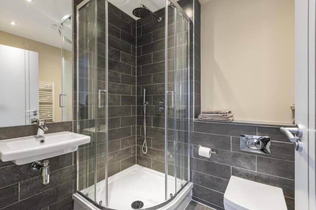 5* Luxury, City Centre, Brand New Development Белфаст Екстериор снимка